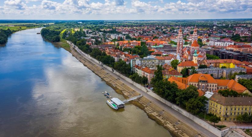 Törékeny, apró, 63 éves néni terítette a drogot Szegeden