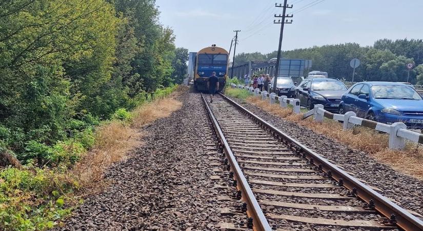 Mentőhelikopter érkezett a vonatgázoláshoz Poroszló mellé