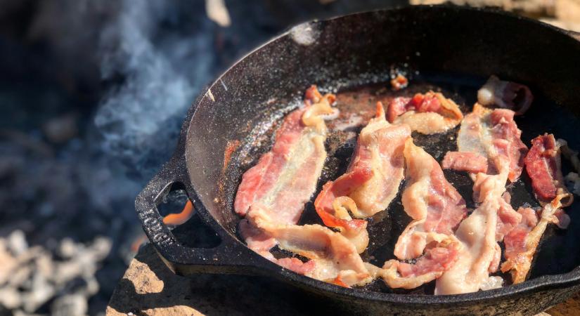 Öt most érő gyümölcs, amit érdemes baconnel megkóstolni