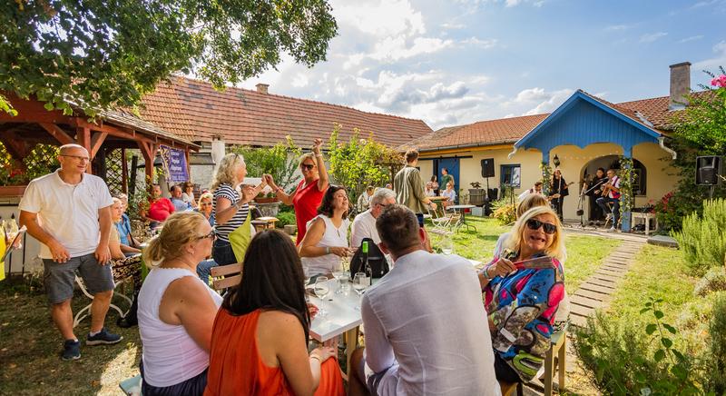 Egy hónap múlva indul a Kerekdomb Fesztivál