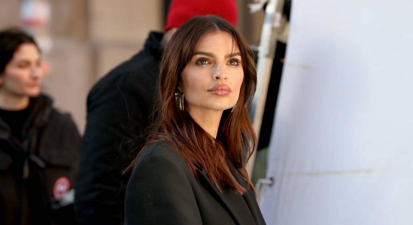 Emily Ratajkowski kisfia hatalmasat nőtt