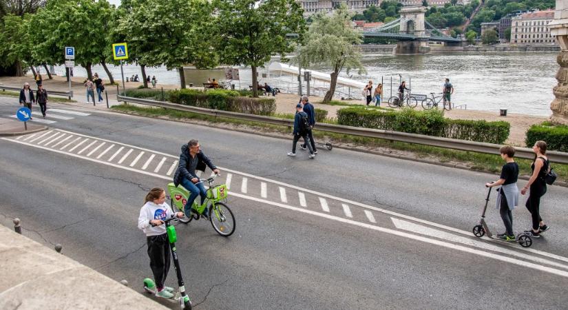 Új KRESZ – Kötelezővé tennék a bukósisakot a biciklistáknak, és az e-rollereket is szabályoznák