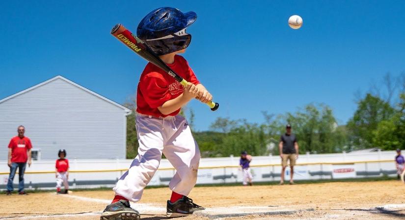 Baseball ütővel védte meg apját a fegyveres rablótól egy 8 éves kislány