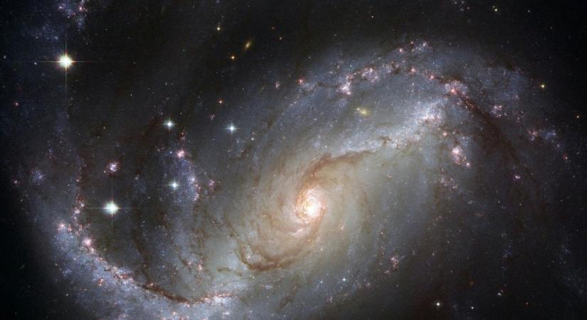 Sürgős figyelmeztetést adtak ki, mivel egy óriási „forgó” galaxis frontálisan ütközhet a Földdel