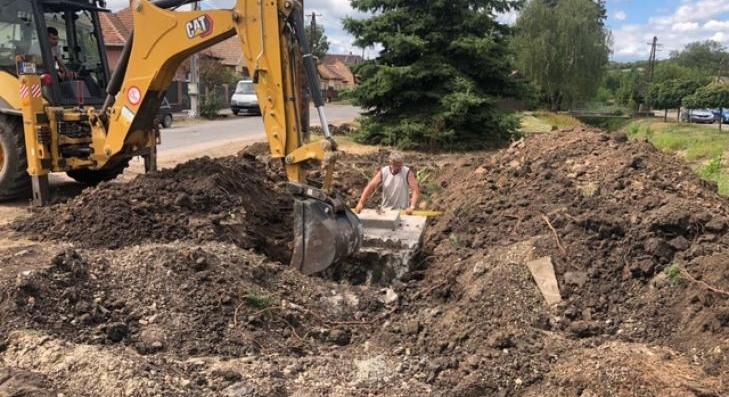 Megújul a faluközpont Szűcsiben 