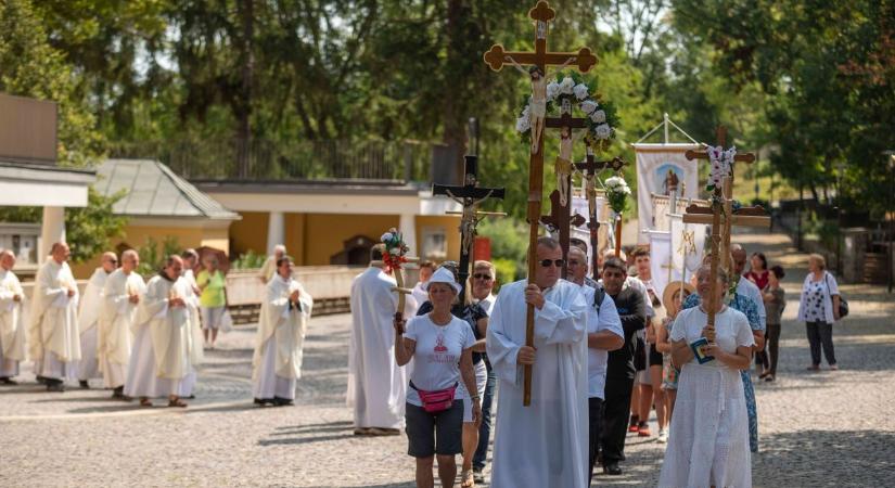 Nagyboldogasszony napját, Szűz Mária mennybevételét ünnepeljük