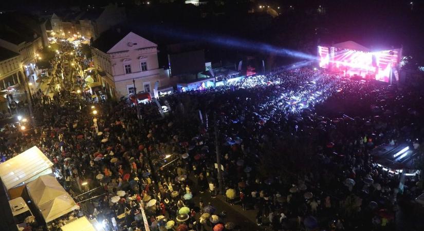 Nagy bejelentést tett a miskolci polgármester péntek este