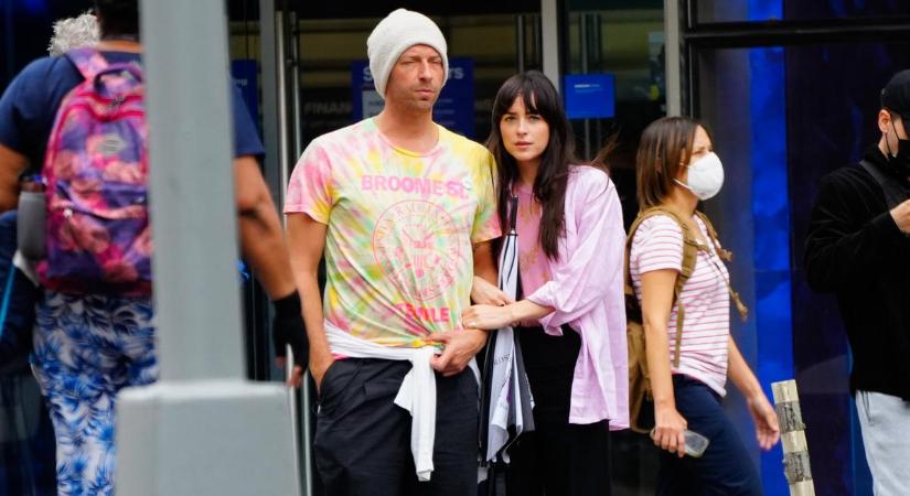 Nem lesz esküvő! Chris Martin és Dakota Johnson szakítottak, pont a lagzi előtt!