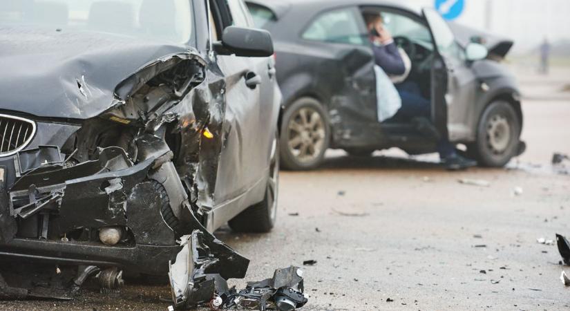 Baleset miatt lezárták az M4-est Szolnok felé