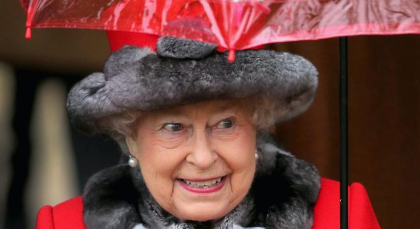 Csak 20 ezer forintot költ egy ajándékra II. Erzsébet – 620 embert lep meg karácsonykor