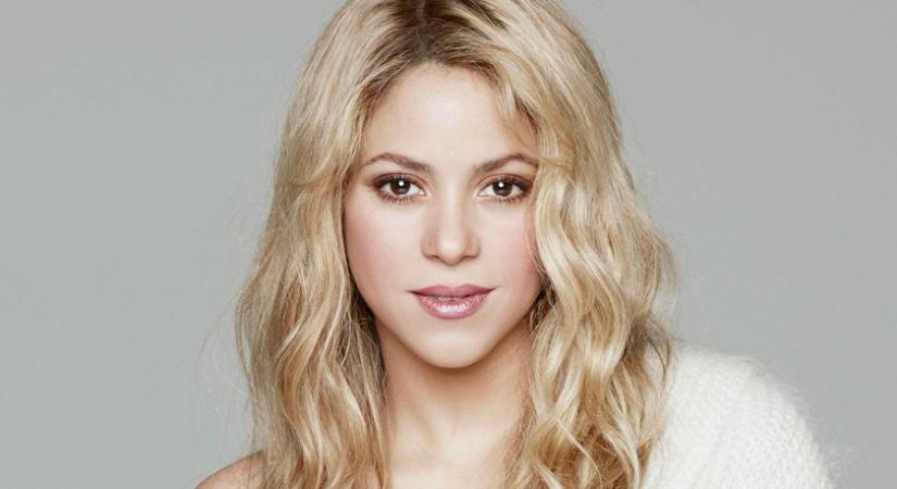 Shakira arany miniruhába bújt: dögös fotóját szétlájkolták