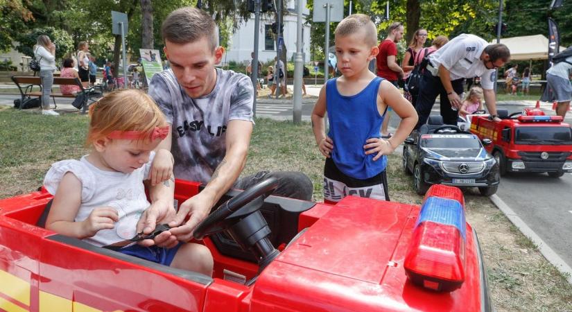 Játéktenger a Víztoronynál - bábszínházzal, zenés játszótérrel, mesevetítéssel készültek a szervezők