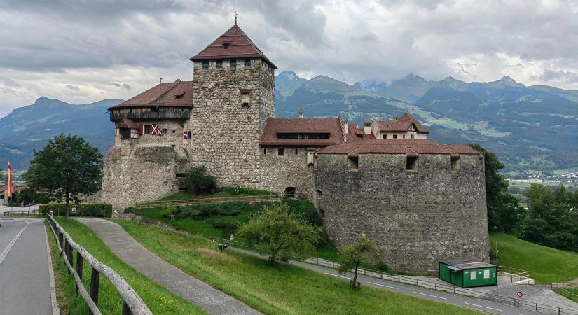 Liechtenstein háromszor