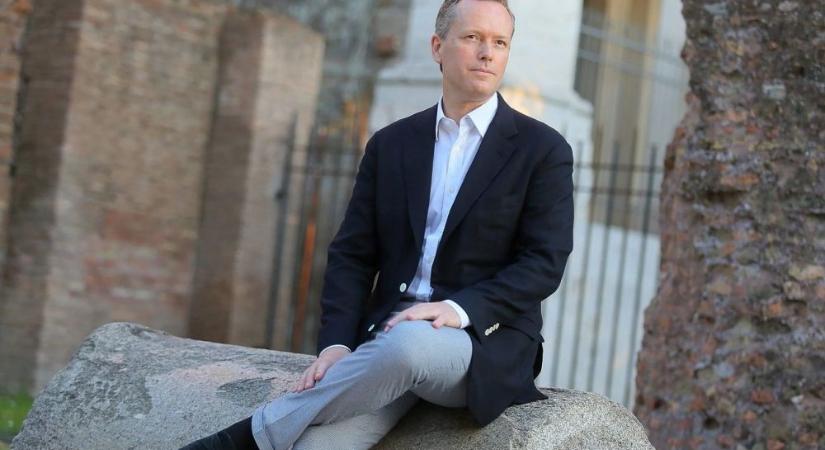 Edward St Aubyn elvisz a vegetáló brit arisztokrácia öntelt és brutális világába