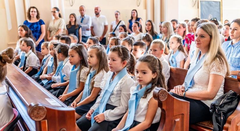 Az evangélikus templomban nyílt meg az új tanév Kiskőrösön – galériával