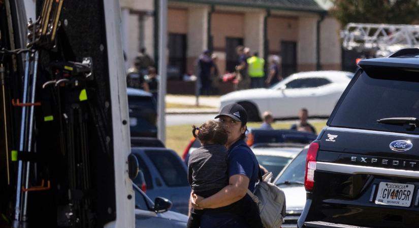 Egy 14 éves diák gyilkolt az amerikai középiskolában