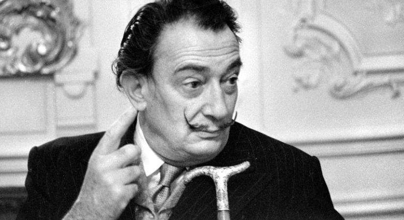 Egy londoni garázsból került elő tíz Salvador Dalí által aláírt litográfia