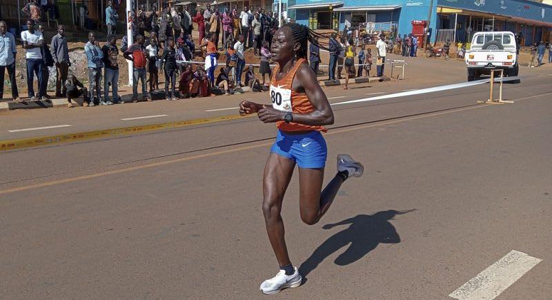 Elhunyt a benzinnel felgyújtott olimpikon maratonfutó