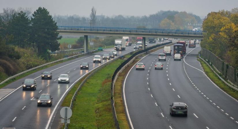 Erre ne menj: félpályán halad a forgalom az M3-ason, súlyos baleset történt