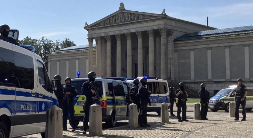 Lelőttek a rendőrök egy gyanús személyt Münchenben, az izraeli főkonzulátus közelében