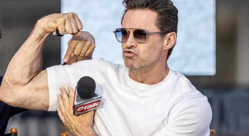 Hugh Jackman izmai leigázták az internetet – félmeztelen fotót mutatott a színész