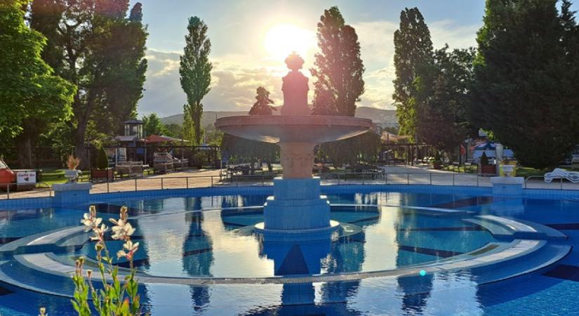 Igazi mesevilággá alakul át ez a népszerű budapesti strandfürdő