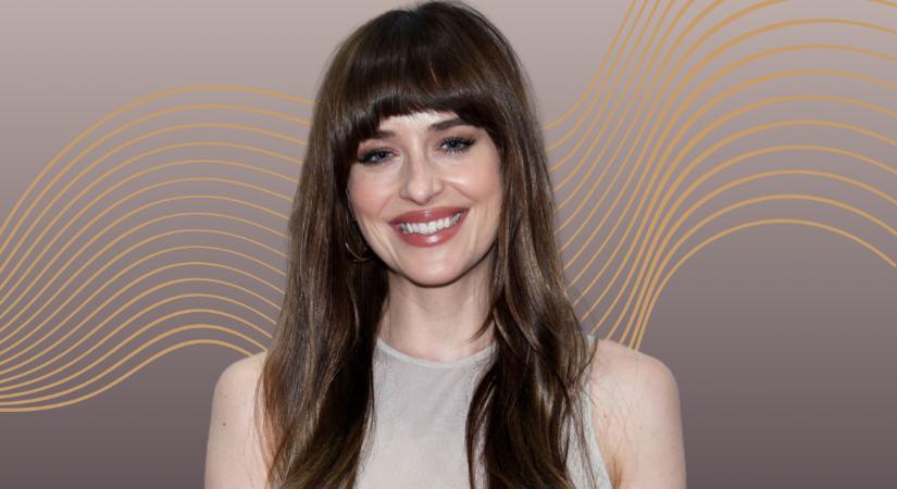 Dakota Johnson melltartó nélkül viselt pucérruhát, csupán áttetsző csipke takarta a melleit