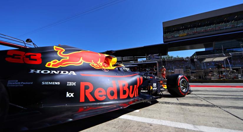 A Red Bull közel állt ahhoz, hogy Mercedes-motorokra váltson