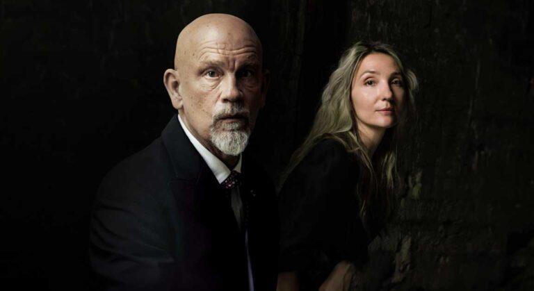 John Malkovich a Zene Házában lép fel