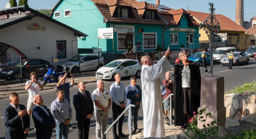 Az államtitkár szerint a kereszt életforma, a kereszt döntés, Isten ereje