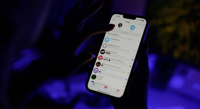 Meghátrált a Telegram, kezdetét veszi a privát üzenetek moderálása