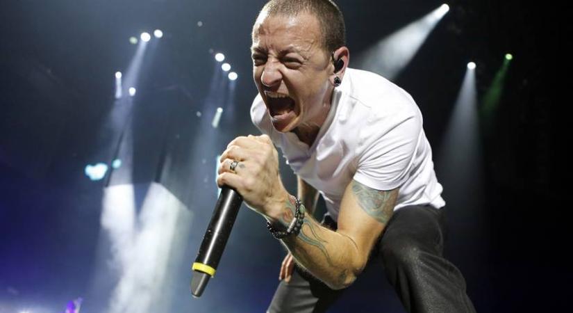 Szcientológus lehet Chester Bennington utódja, Emily Armstrong: az énekesnőt számos Linkin Park-rajongó támadja