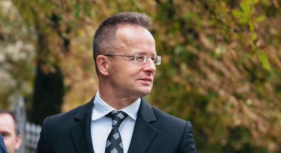 Nagy ígéretet tett Szijjártó Péter