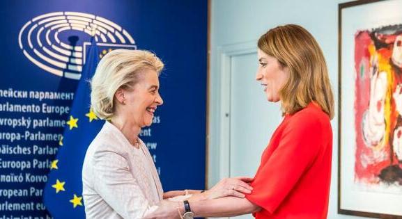 Kulimászba keveredett Ursula von der Leyen fontos szövetségese