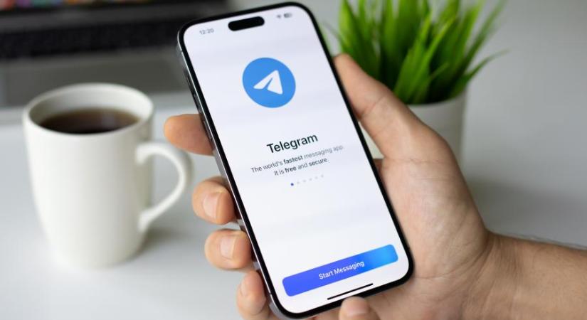 A Telegram a privát üzeneteket is moderálja