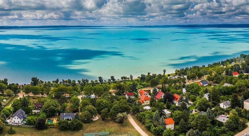 Nem ürül ki a Balaton: erős szeptemberre számítanak a szolgáltatók