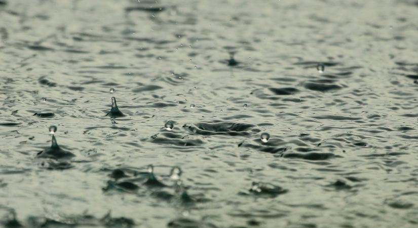 Ítéletidő Belgrádban, folyóvá változtak az utcák