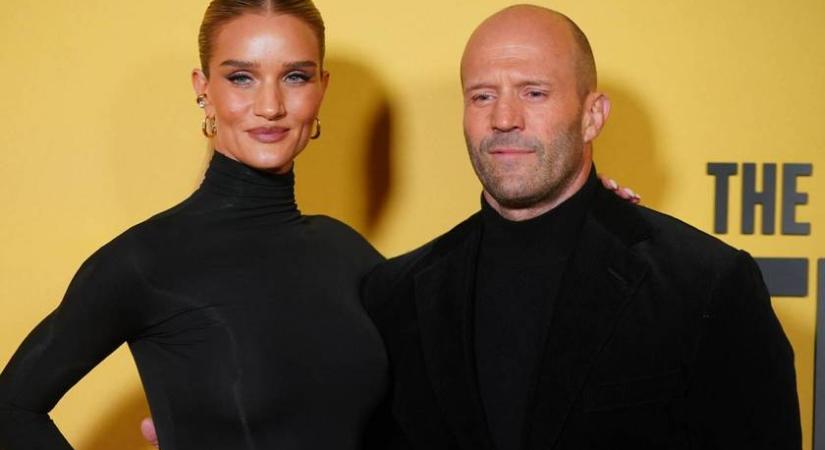 Jason Statham kislánya szőke, göndör hajú angyalka: gyönyörű párja posztolt róla