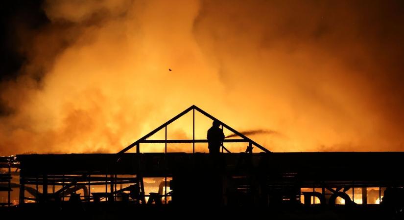 Eloltották a tüzet Miskolctapolcán, így néz ki a pusztítás után a barlangfürdő (videó) – frissült