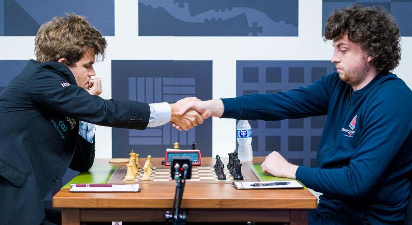 Micsoda show! Magnus Carlsen felpaprikázva készül a budapesti sakkolimpiára