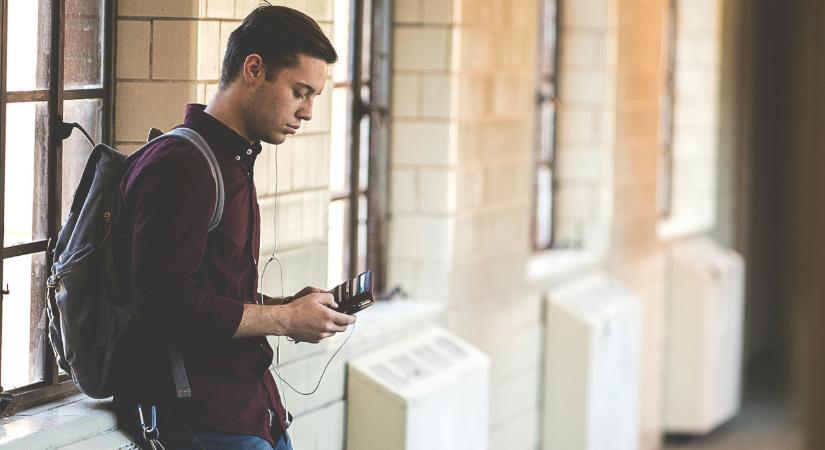 A magyarnál is szigorúbb mobilszabályozás Brüsszelben