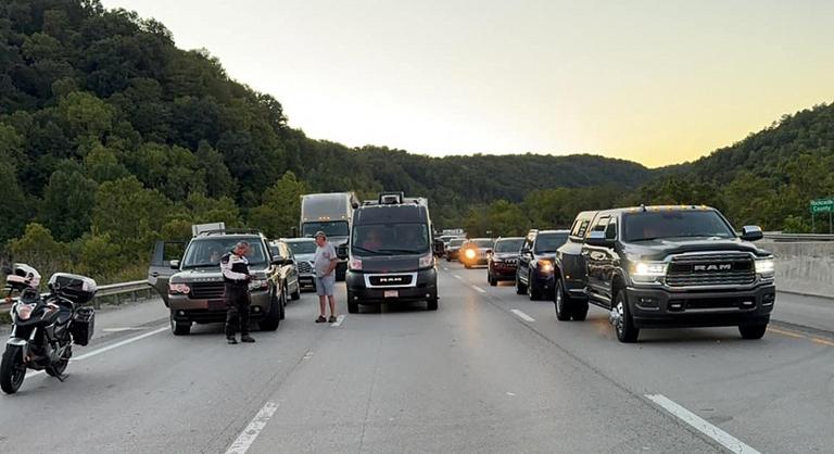 Újabb lövöldözés történt az Egyesült Államokban, a hatóságok hajtóvadászatot indítottak