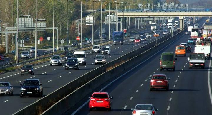 Új útdíjat vezethetnek be: a megtett kilométereket fizettetnék ki az autósokkal Angliában