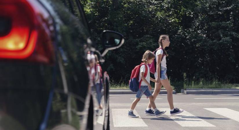 Mennyire vagy tisztában a KRESZ-szel gyalogosként? Ez a 7 szabály rád vonatkozik