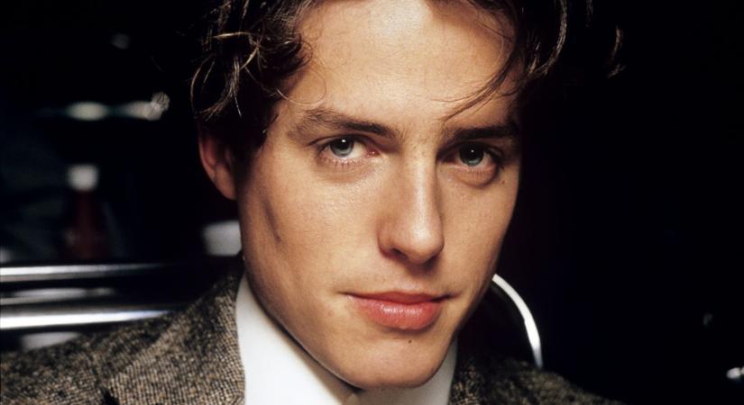 64 éves lett a romantikus filmek szépfiúja – válogatás Hugh Grant legsármosabb fiatalkori pillanataiból