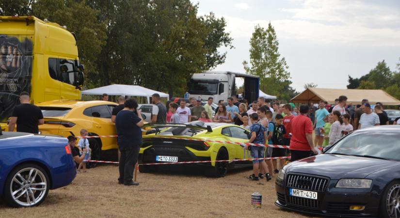 A hazánkban forgatott Gran Turismo című filmben is látható az algyői-szegedi fiatalember Lamborghinije