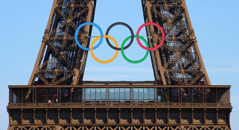 Eiffel örökösei le akarják szedetni az olimpiai ötkarikát az Eiffel-toronyról