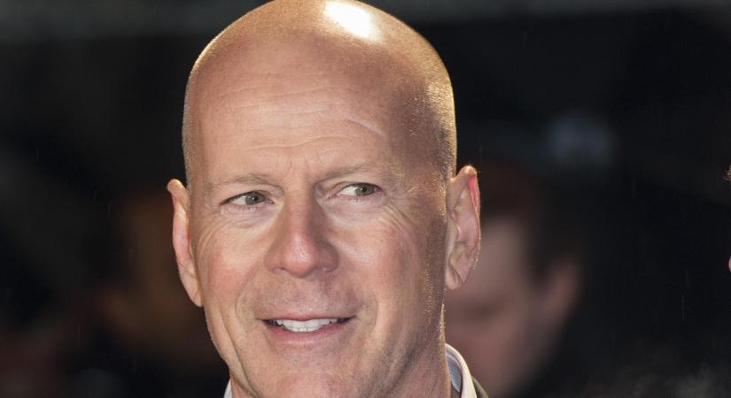 Bruce Willis énekel: szívszorító videó járja be a világot!