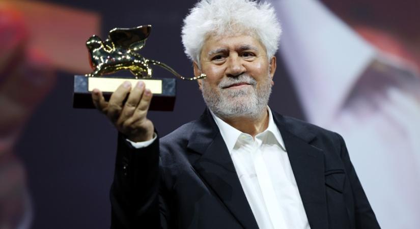 Pedro Almodóvar első angol nyelvű filmje nyerte el a Velencei Filmfesztivál fődíját