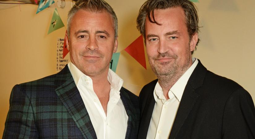 Felismerhetetlenné öregítette a gyász: sokkolóan néz ki a Jóbarátok sztárja Matthew Perry halála után egy évvel